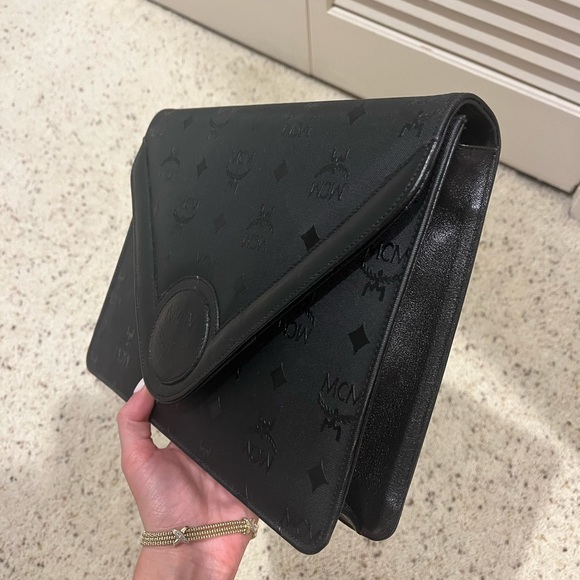 Vintage MCM Large Black Envelope Bag with Adjustable Strap - Picture 3 of 5